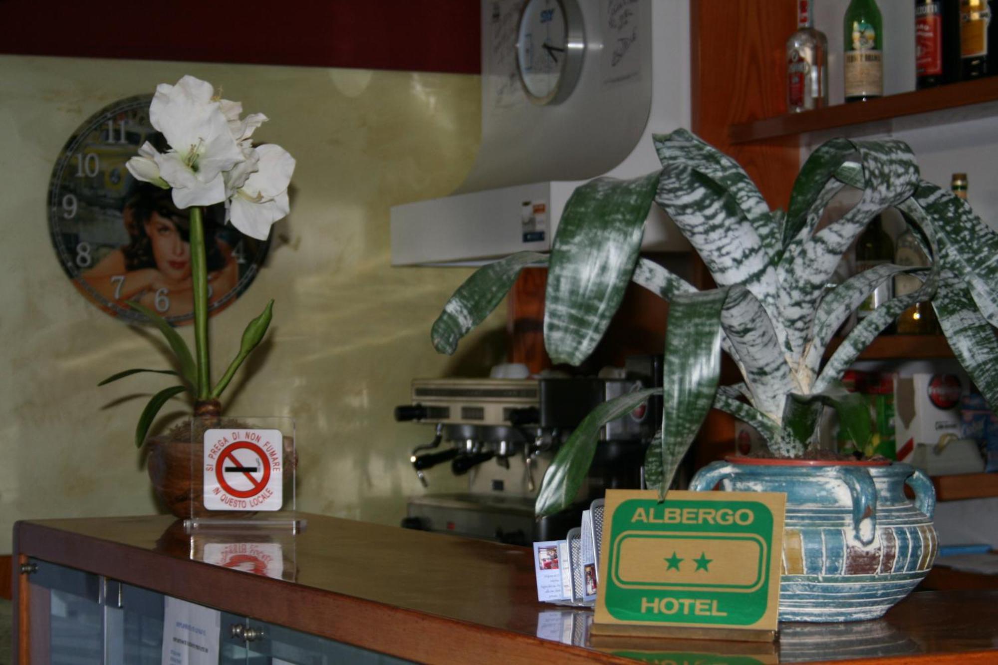 Luisago Hotel Maria מראה חיצוני תמונה
